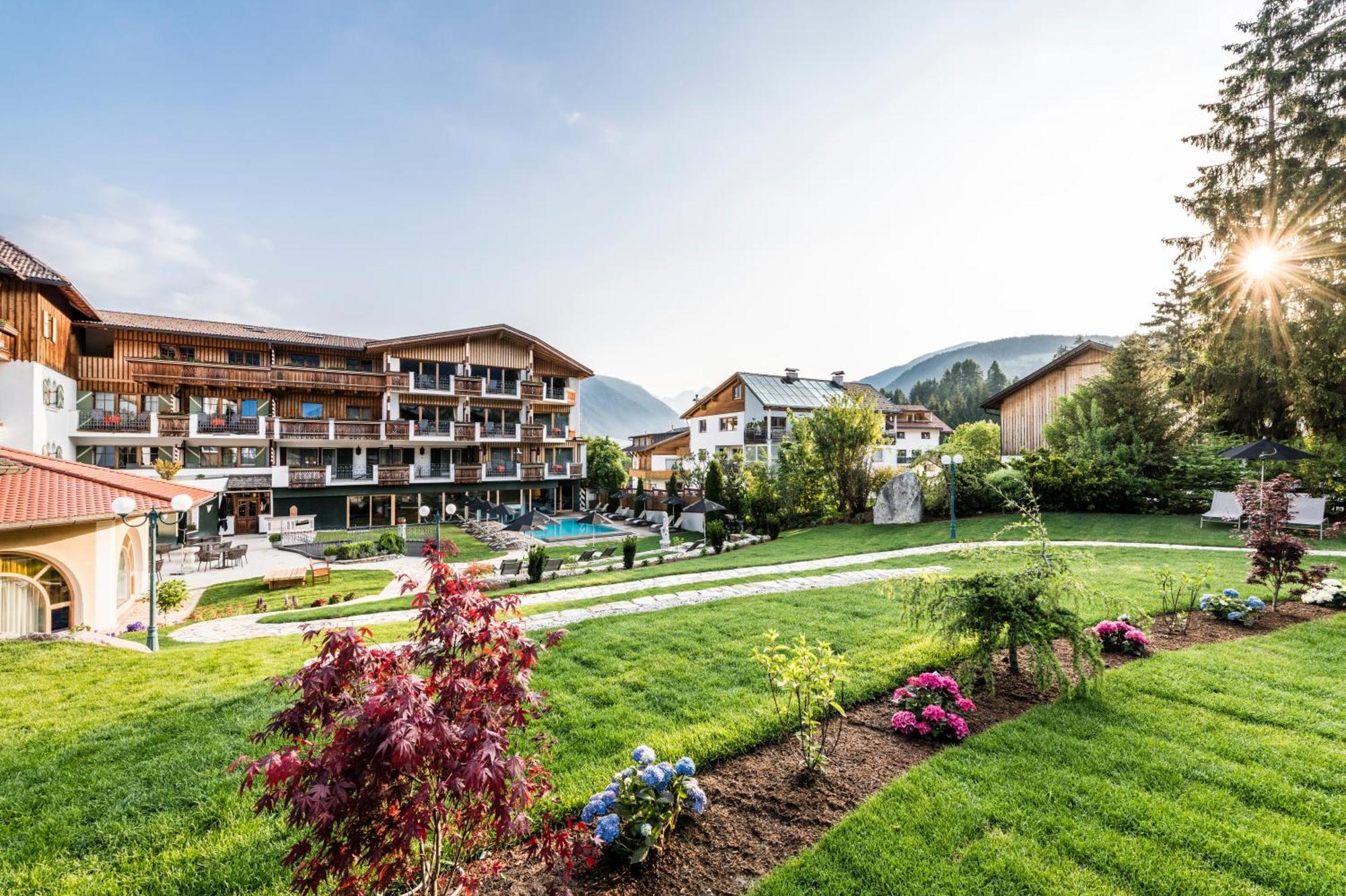 Mirabell Dolomites Hotel - Luxury Ayurveda & Spa Olang Exterior photo